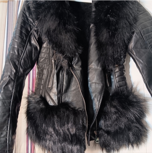 AZALEA WANG REACH FOR MORE FAUX FUR COLLARED MOTO JACKET - Picture 4 of 4